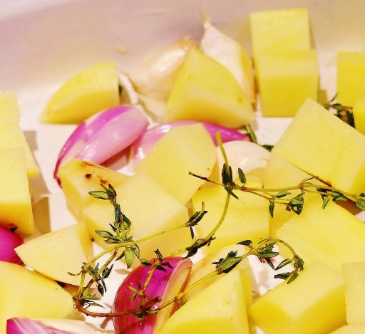 pommes de terre échalottes ail et thym