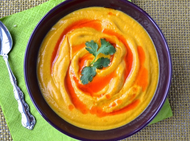 Potage de chou-fleur au lait de coco et son huile parfumée