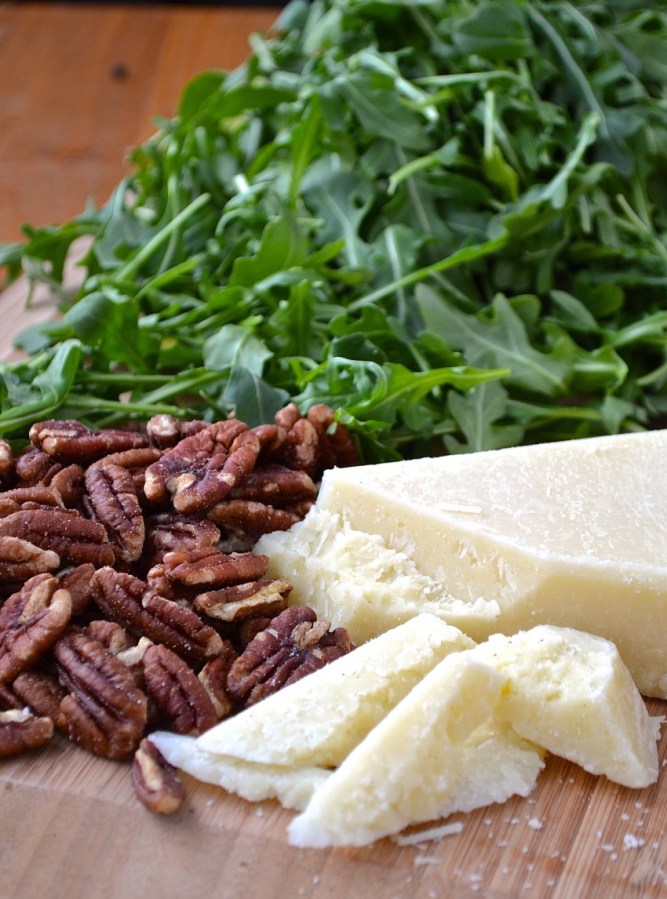 Pesto de roquette et pacanes grillées