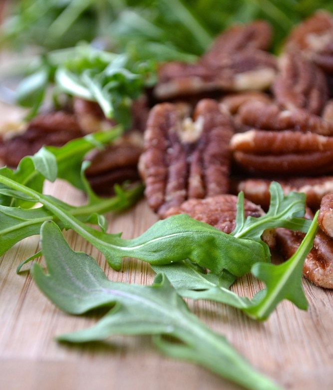 Pesto de roquette et pacanes grillées