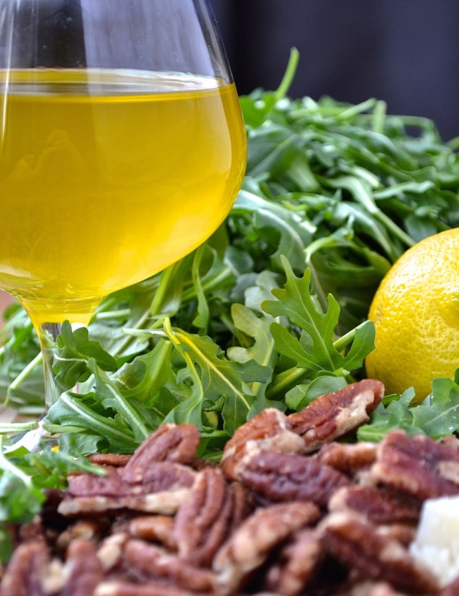 Pesto de roquette et pacanes grillées