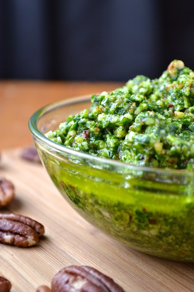 Pesto de roquette et pacanes grillées