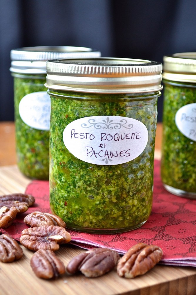 Pesto de roquette et pacanes grillées