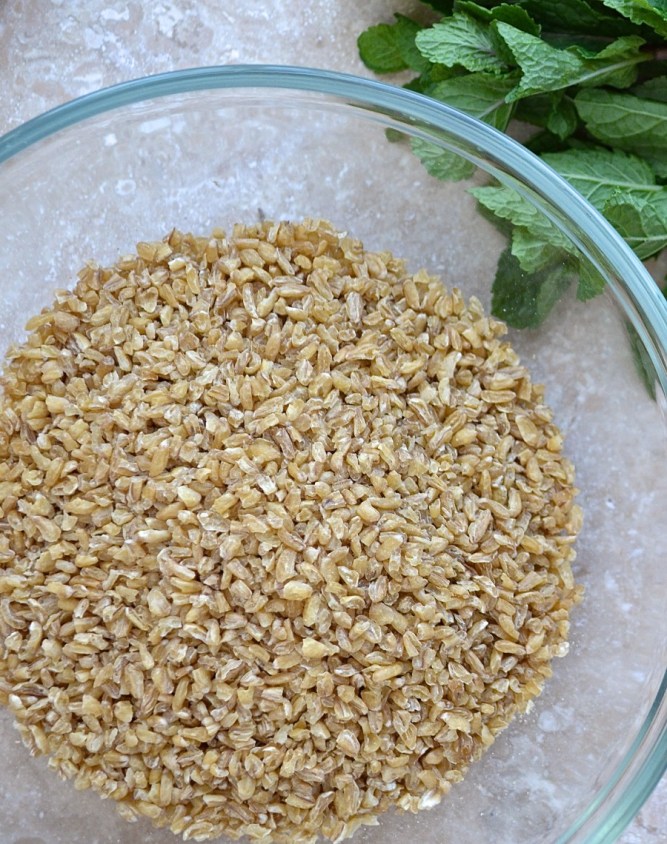 Soupe turque au boulgour, aux lentilles rouges et à la menthe