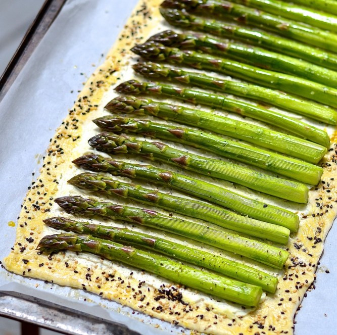 tarte feuilletée asperges et fromage - Asparagus and cheese pie