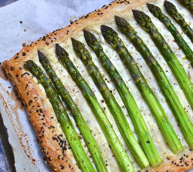 Tarte feuilleté asperge et fromage - Easy asparagus and cheese pie