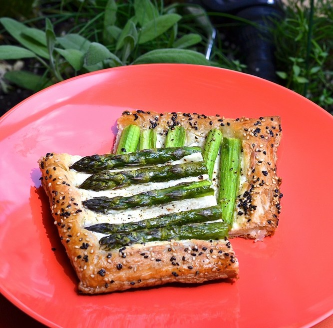 tarte feuilletée asperges et fromage - Asparagus and cheese pie