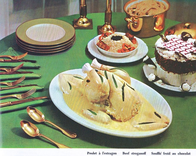 Photo tirée du livre The First Ladies Cook Book. Quelques-unes des recettes préférées des Kennedy. Ce soufflé au chocolat est spectaculaire! / Picture from The First Ladies Cook Book... Some of the Kennedys favorite recipes. This chocolate soufflé is spectacular!